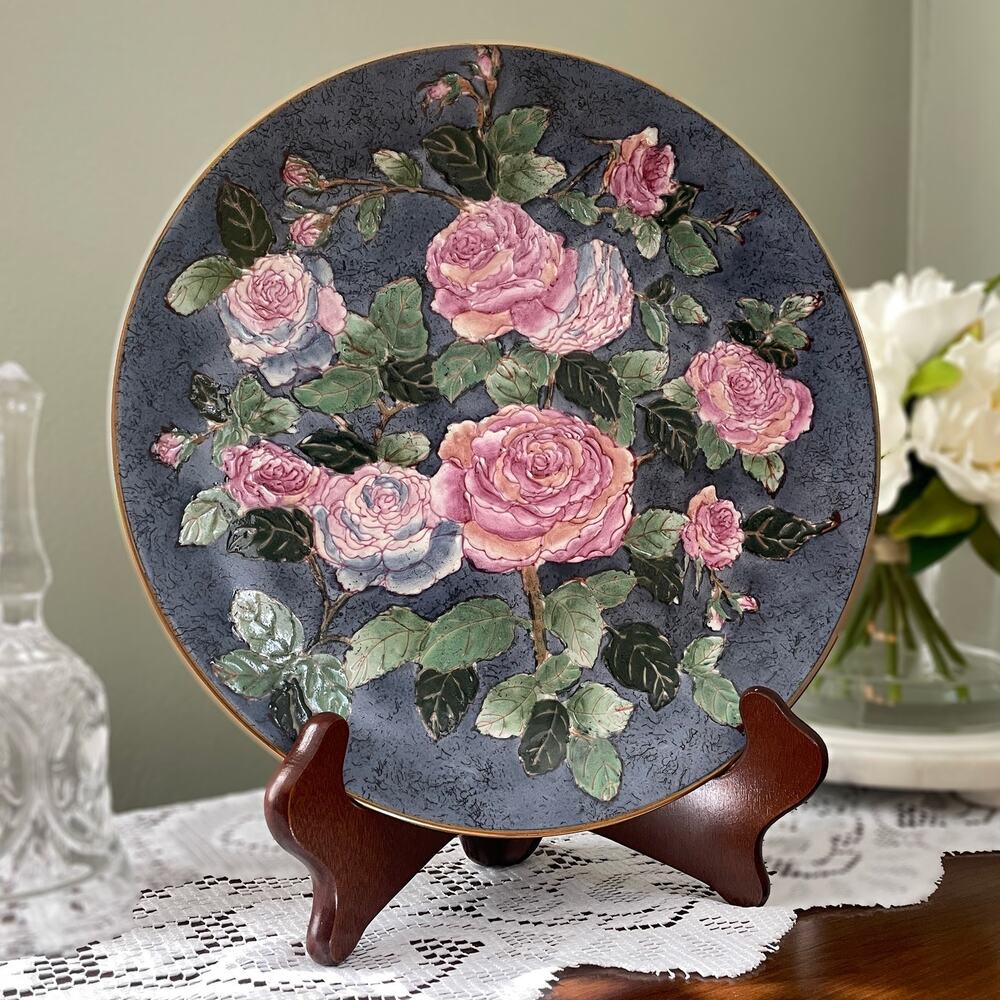Vintage Chinoiserie Hand Painted Pink Rose Plate with Gold Trim 10"